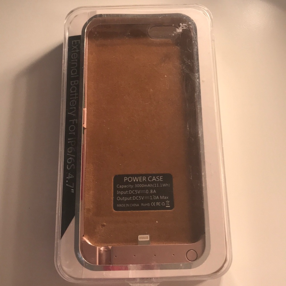 Two chargeable iPhone 6 or 6s cases